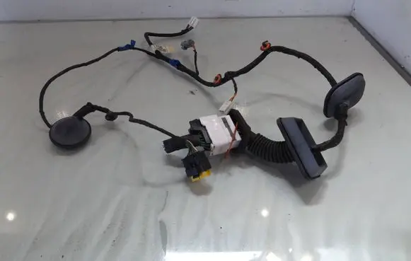 Hyundai i30 Front door wiring loom/harness boot 916102R060