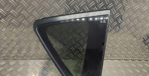 Toyota Corolla Verso AR10 Rear side window