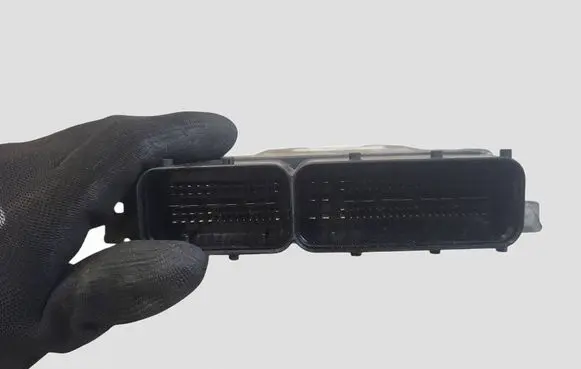 Hyundai i30 Engine control unit/module 391132A411 0281017206