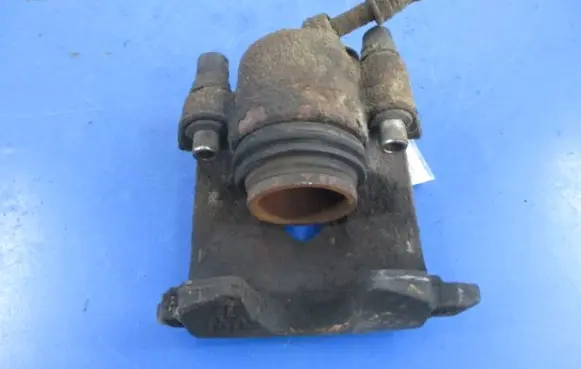 Volkswagen Golf III Front brake caliper