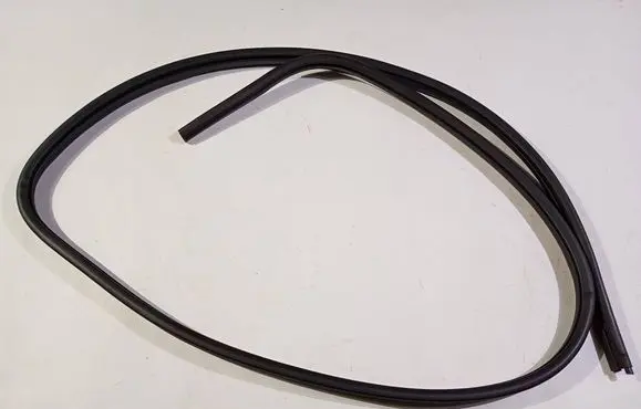 Ford Explorer V Front door rubber seal U8970
