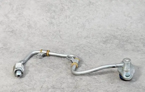 Mazda 3 II Fuel line pipe