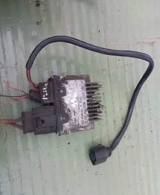 Audi A6 S6 C5 4B Coolant fan relay 8D0959501A 898949000