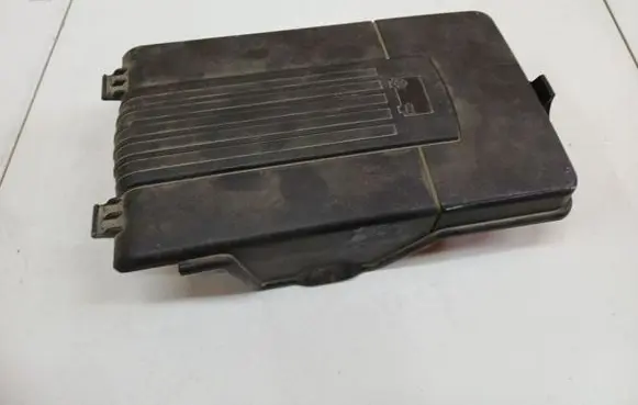 Volkswagen PASSAT B6 Battery box tray cover/lid 1K0915443A