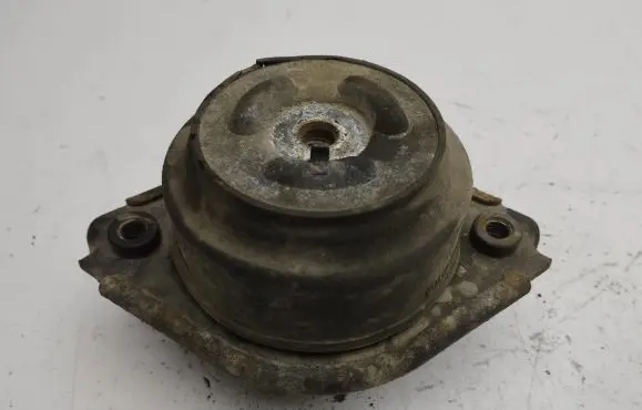 Mercedes-Benz ML W164 Engine mount bracket