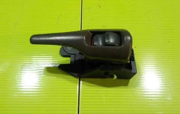 Toyota iQ Front door interior handle PRZOD DP412