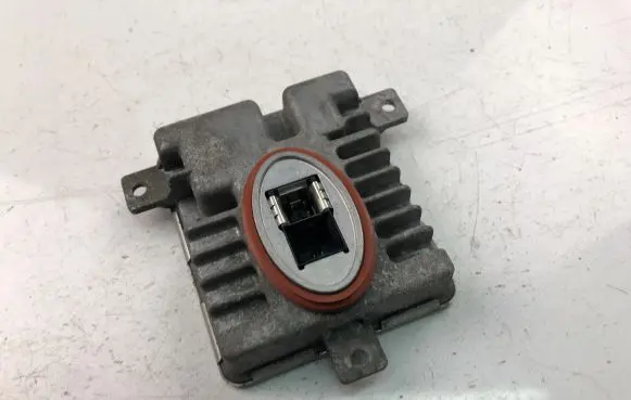 BMW 3 E90 E91 Xenon control unit/module 7237647