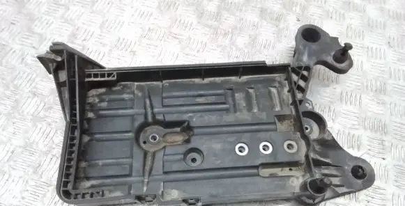 Volkswagen Jetta USA Battery tray 5Q0915331K