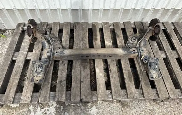 Seat Leon (5F) Rear axle beam