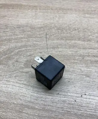 Audi A6 S6 C5 4B Other relay 8D0951253A 373