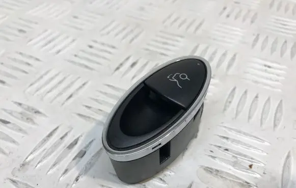Mercedes-Benz CLS C219 Tailgate opening switch A2118210379