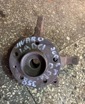 Opel Vivaro Front wheel hub