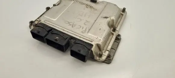 Citroen Xsara Picasso Engine control unit/module 0281011084 9647693180