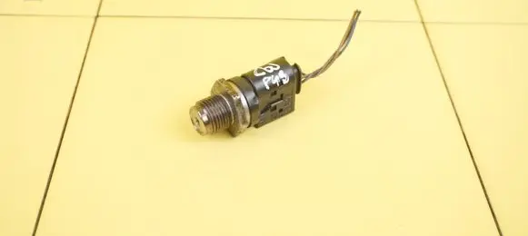 BMW 3 E90 E91 Fuel pressure sensor 0281002869 N47D20A