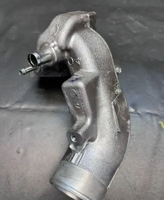 Toyota Hilux VIII Turbo air intake inlet pipe/hose 30E2335C
