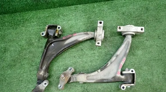 Volvo XC90 Front lower control arm/wishbone 