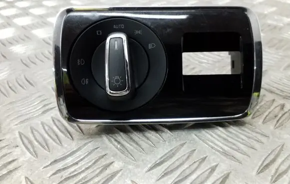 Skoda Superb B6 (3T) Light switch 3T0941431B