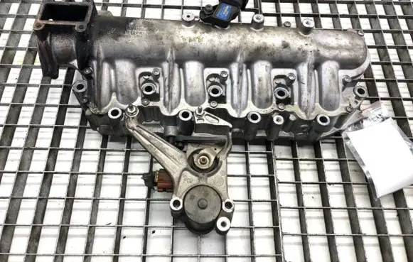 Opel Zafira B Intake manifold 26570307