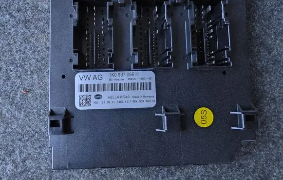 Volkswagen Golf VI Comfort/convenience module 1K0937086H