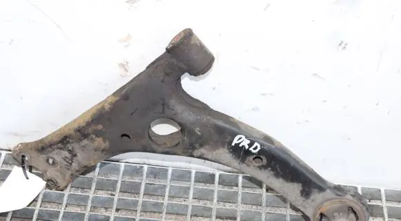 Toyota Prius (XW20) Front lower control arm/wishbone