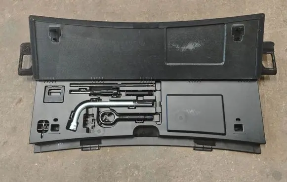 Audi A4 S4 B8 8K Tool set 8K9861529B 8K9861529