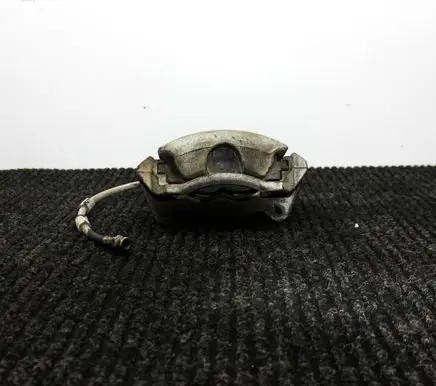 Volkswagen Jetta VII Front brake caliper