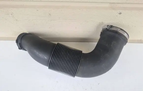 Audi Q7 4L Air intake hose/pipe 4L0129628D
