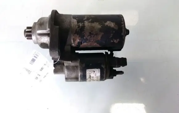 Volkswagen Golf IV Starter motor 02A911023