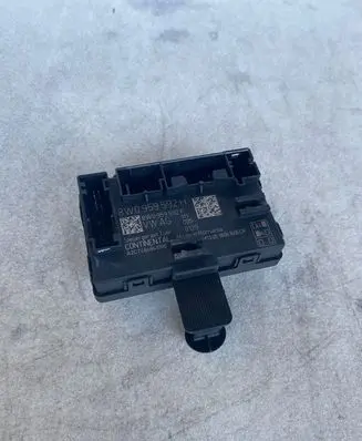 Audi A4 S4 B9 Door control unit/module 8w0959592