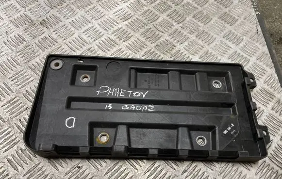 Volkswagen Phaeton Battery tray 3D0804869G