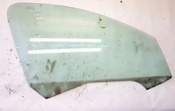 Peugeot 206 Front door window glass four-door