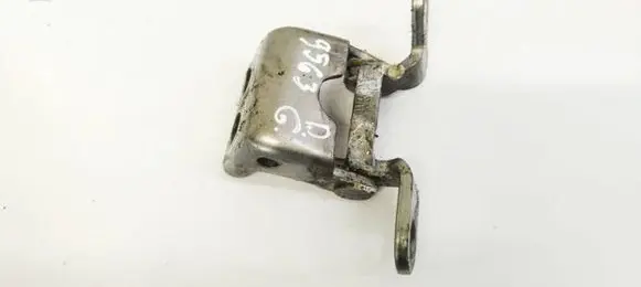 Honda CR-V Rear door lower hinge