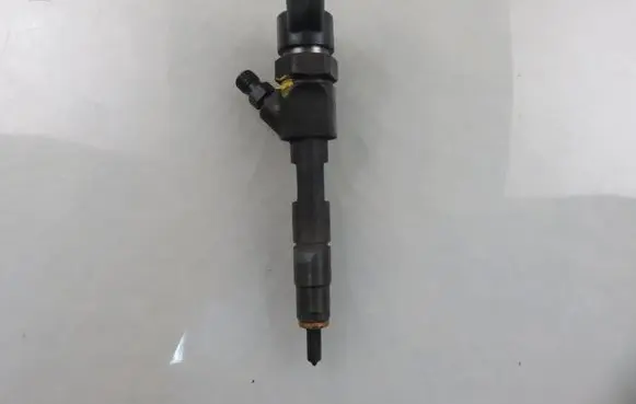 Fuel injector