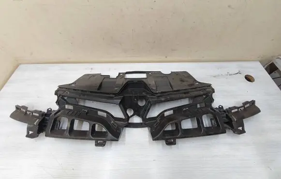 Renault Megane III Top upper radiator support slam panel MG142XX
