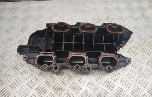 Dodge Challenger Intake manifold 05281802AA