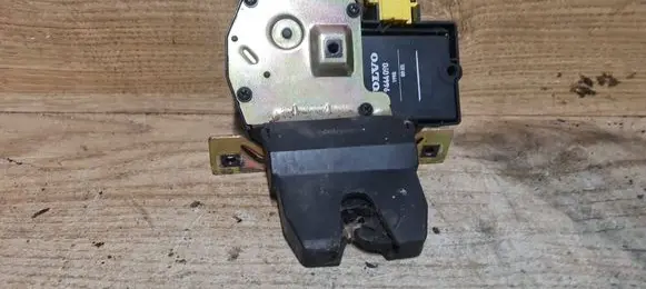 Volvo C70 Tailgate/trunk/boot lock/catch/latch 8611158