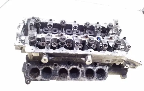 Maserati Levante Engine head 90352085F