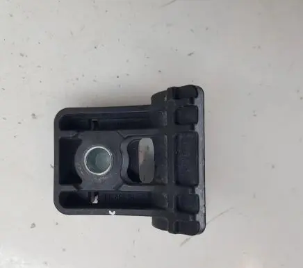 Opel Zafira C Radiator mount bracket 13250318