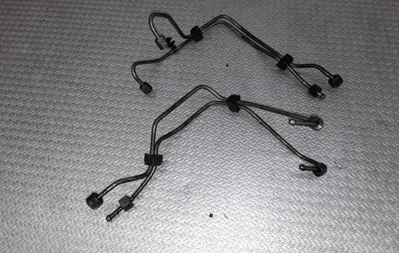 Fuel injector supply line/pipe