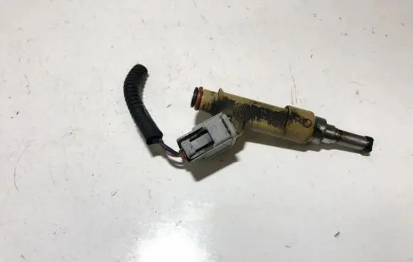 Toyota Auris 150 Fuel injector 2325037010 23250-37010