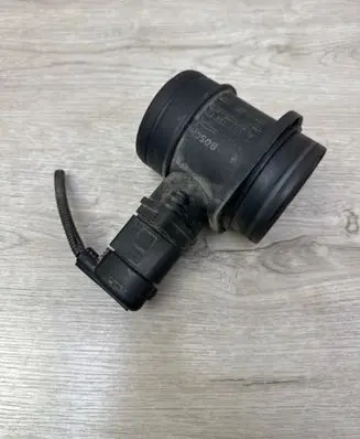 Skoda Octavia Mk2 (1Z) Mass air flow meter 0281002531 038906461B