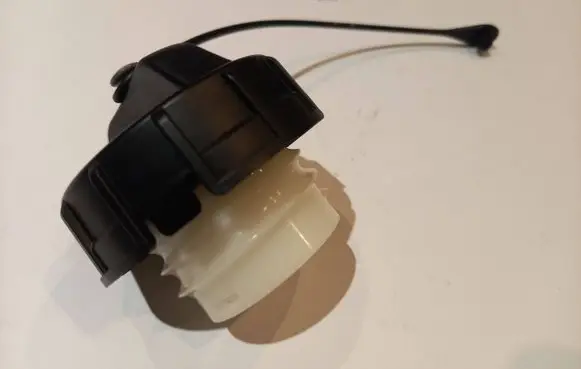 Mitsubishi Outlander Fuel tank filler cap MN120699 10821HG502