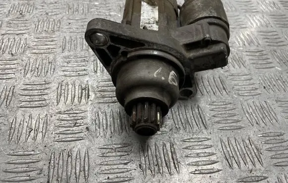 Volkswagen PASSAT B7 Starter motor