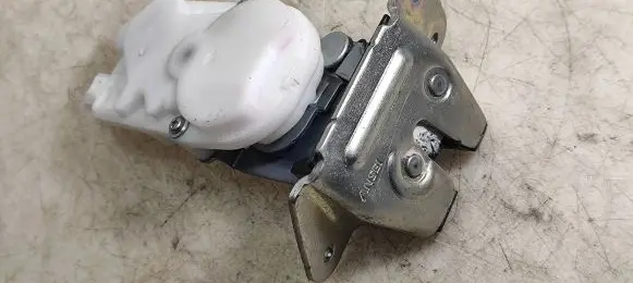 Tailgate/trunk/boot lock/catch/latch