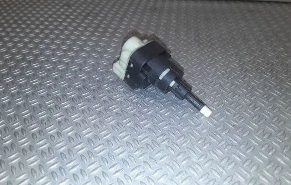Volkswagen Touareg I Brake pedal sensor switch 1K2945511