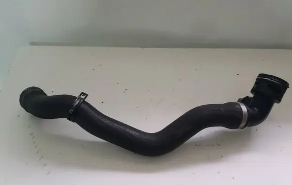 Audi Q7 4L Engine coolant pipe/hose 7L6122051T KA4118239