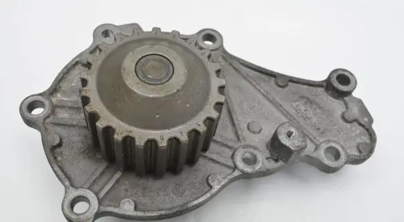 Ford Fusion Water pump 26739300
