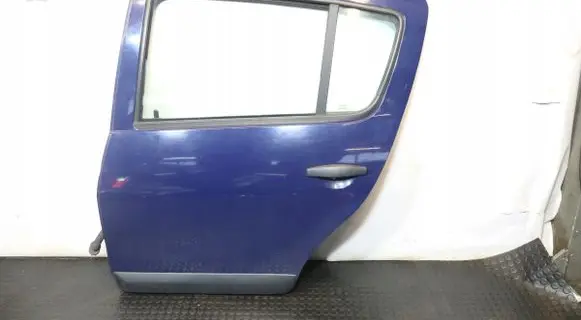 Dacia Sandero Rear door