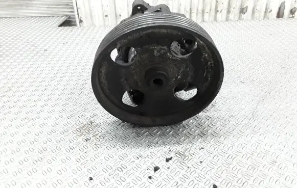 Citroen C5 Power steering pump 9647983580