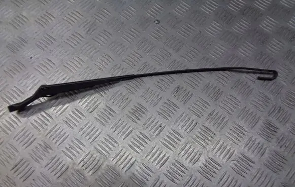 Volkswagen PASSAT B5.5 Front wiper blade arm